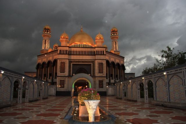 Brunei Jamie Asr Mosque.jpg